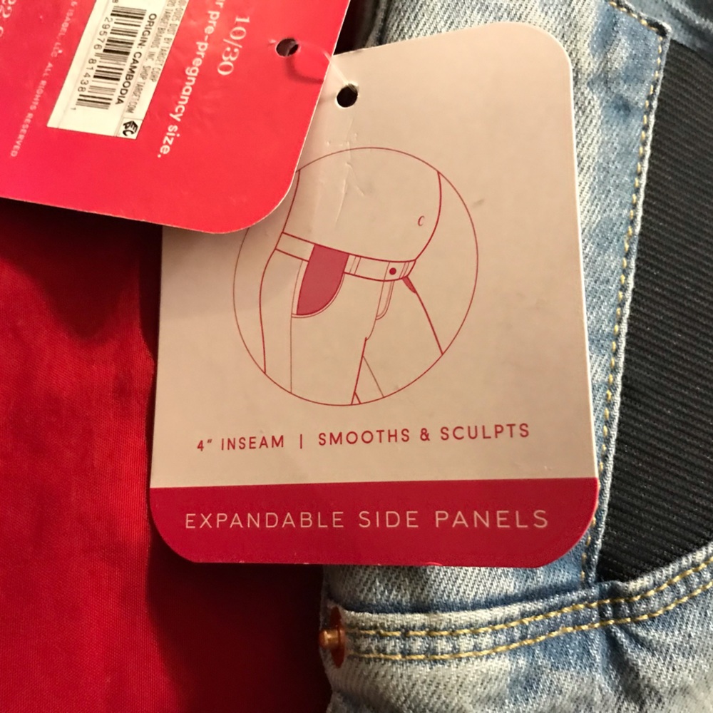 NWT Isabel Light Wash Midi Maternity Shorts - Picture 6 of 9